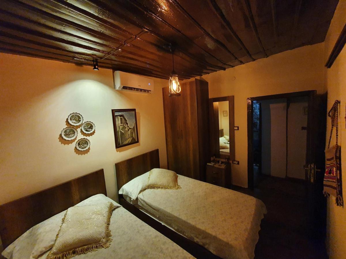 Restaurant & Guest House Semani Berati Exterior foto