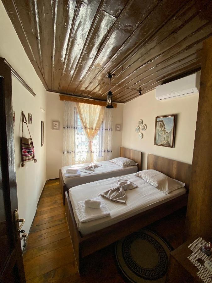 Restaurant & Guest House Semani Berati Exterior foto