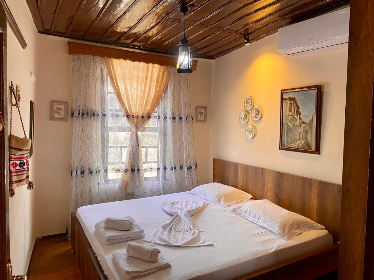 Restaurant & Guest House Semani Berati Exterior foto