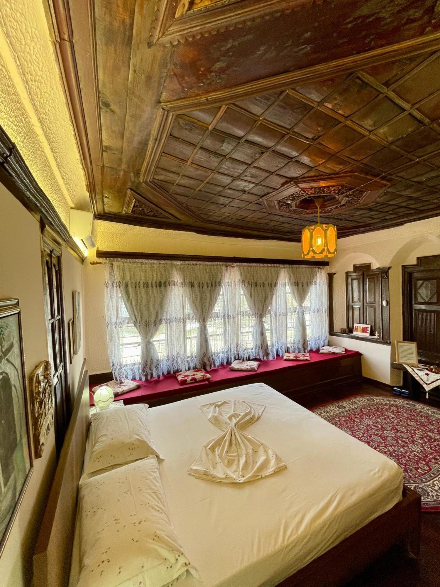 Restaurant & Guest House Semani Berati Exterior foto