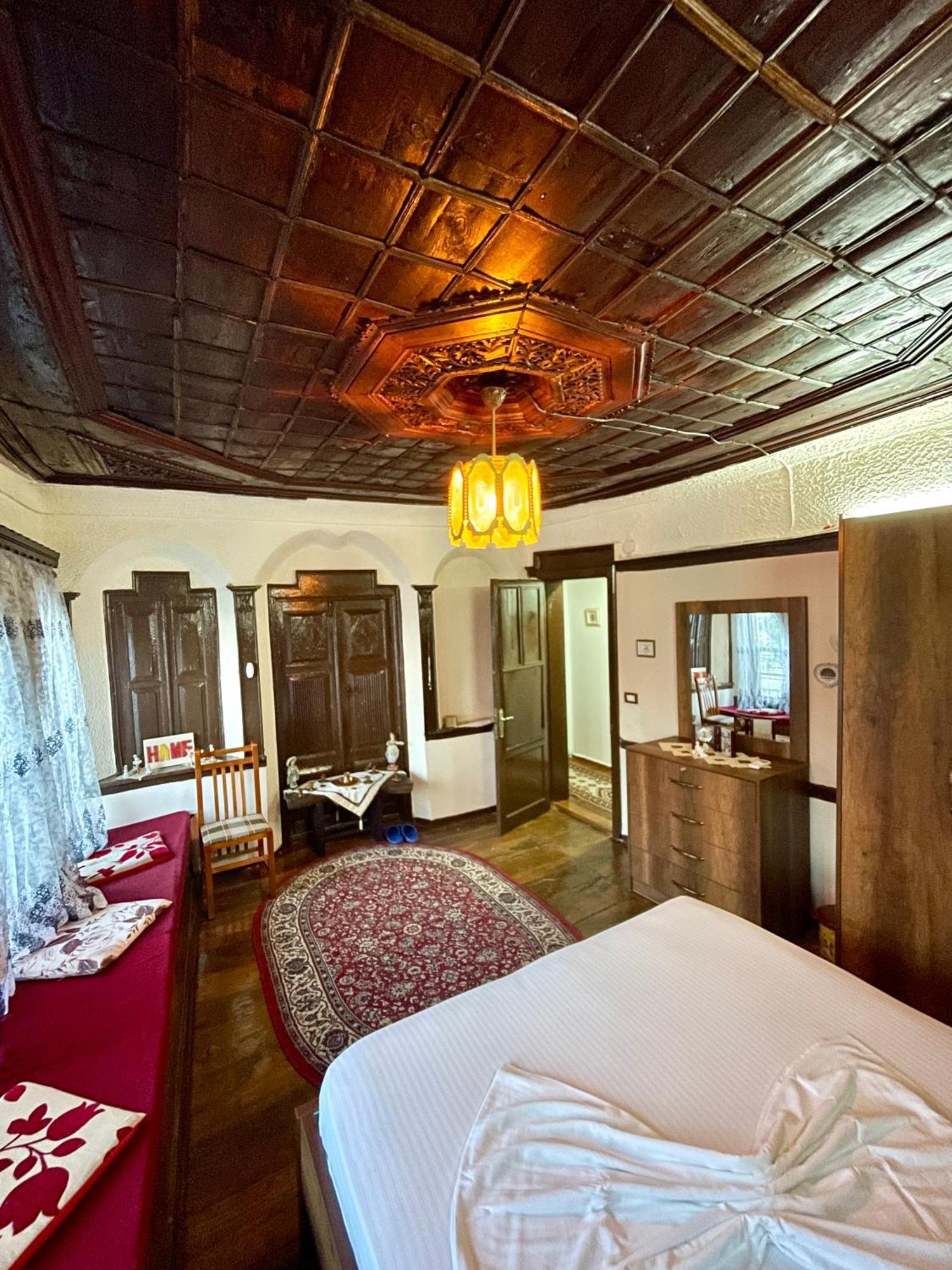 Restaurant & Guest House Semani Berati Exterior foto